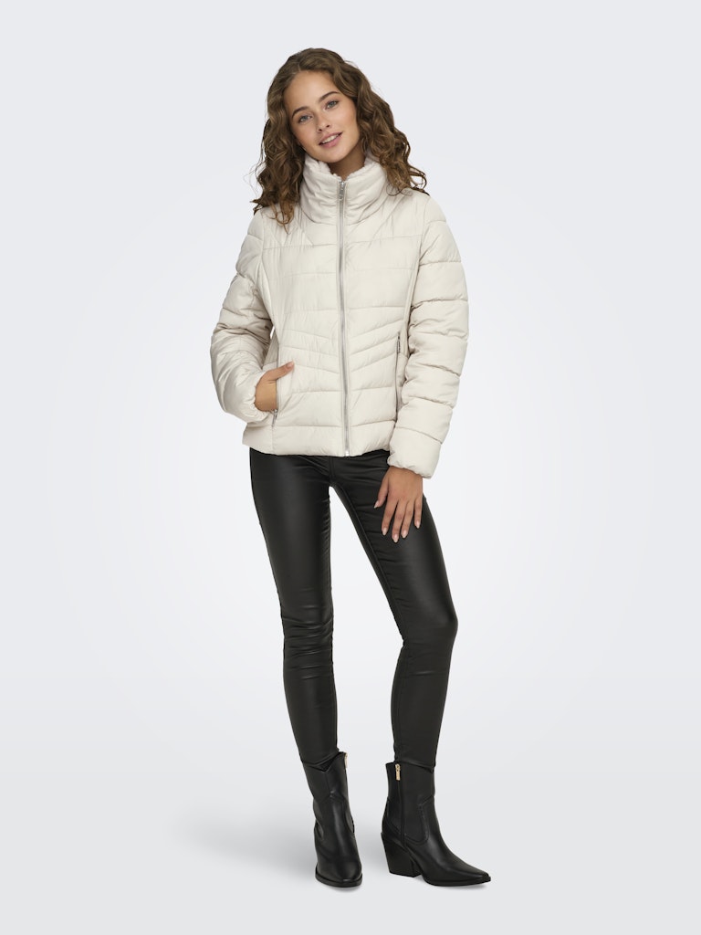 SHORT PUFFER JACKET