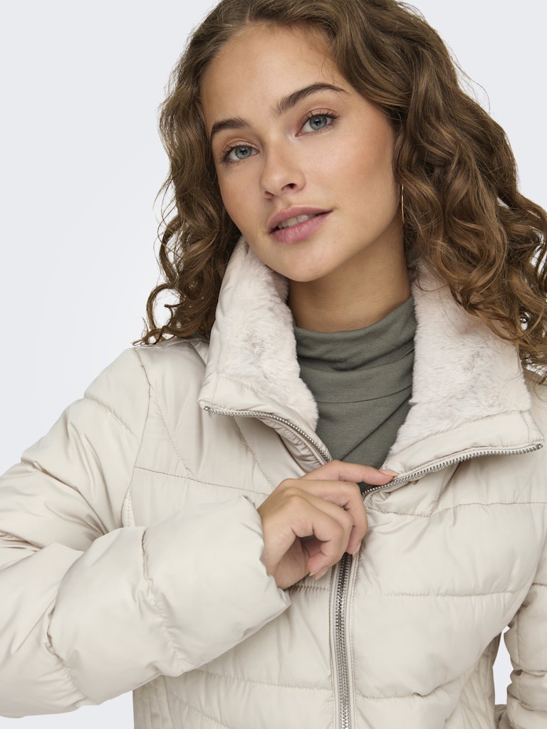 SHORT PUFFER JACKET