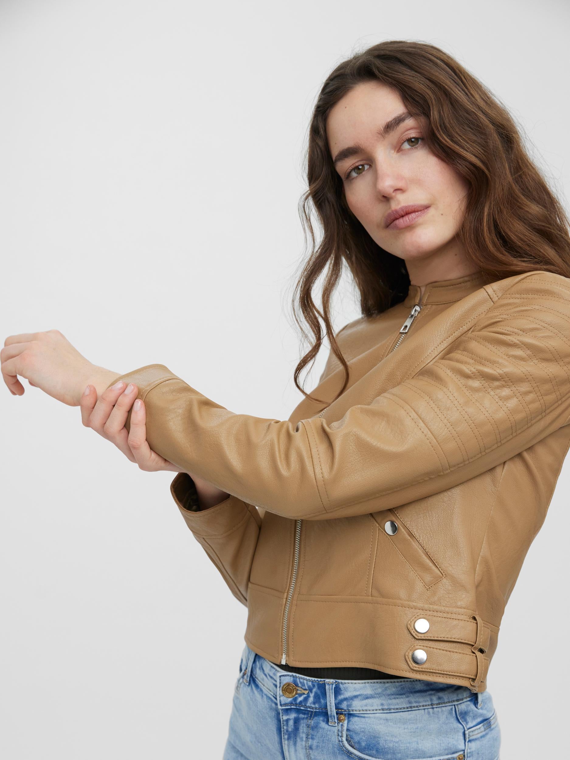 SHORT COATED JACKET
