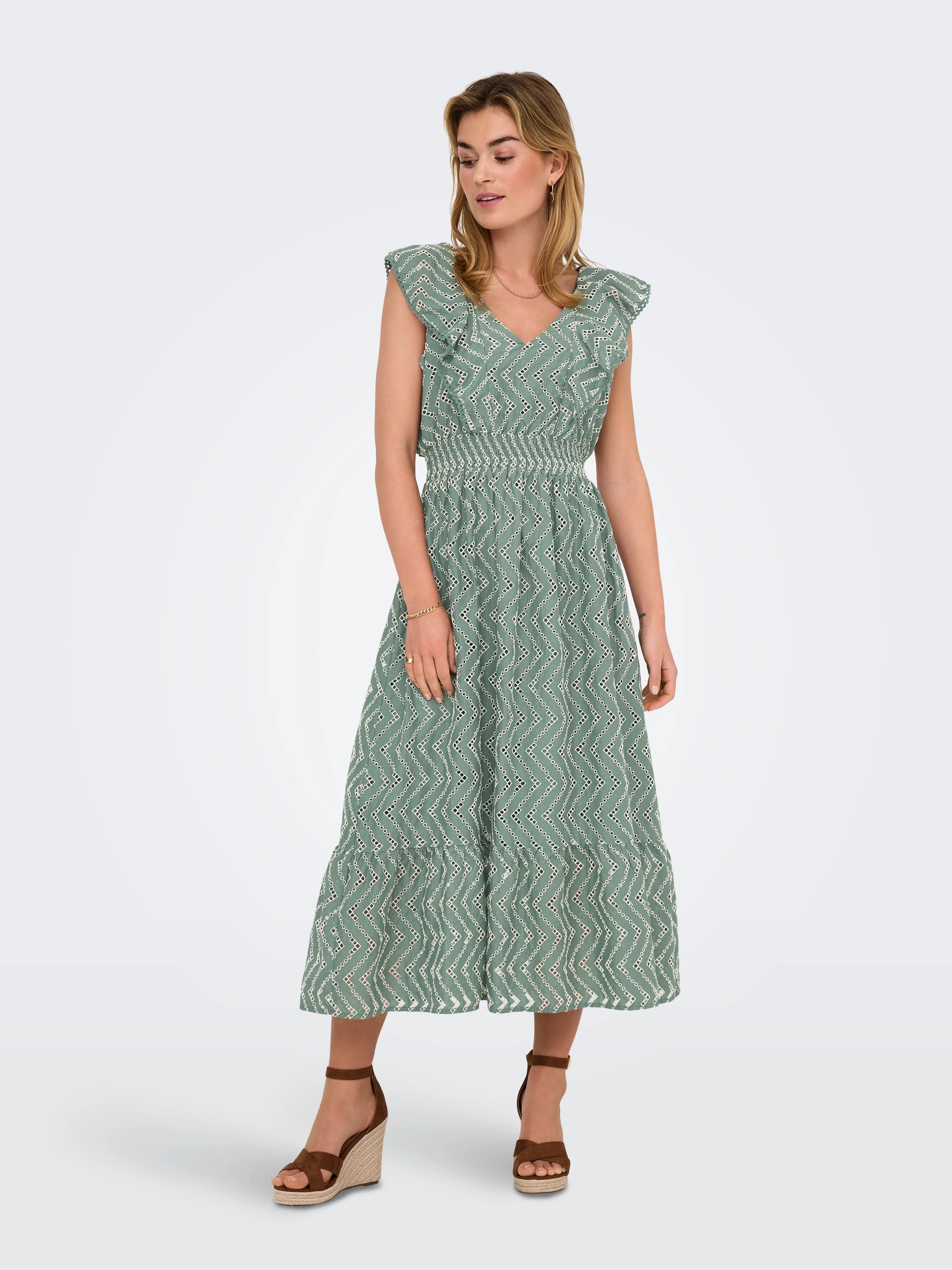 SHANNON EMB DETAIL DRESS