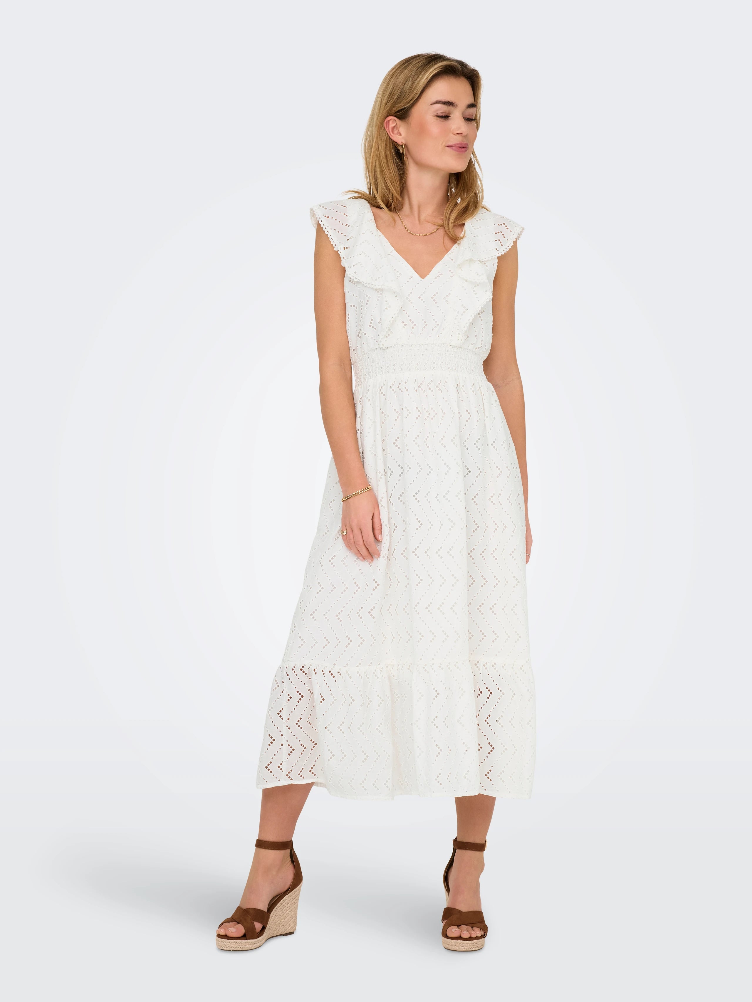 SHANNON EMB DETAIL DRESS