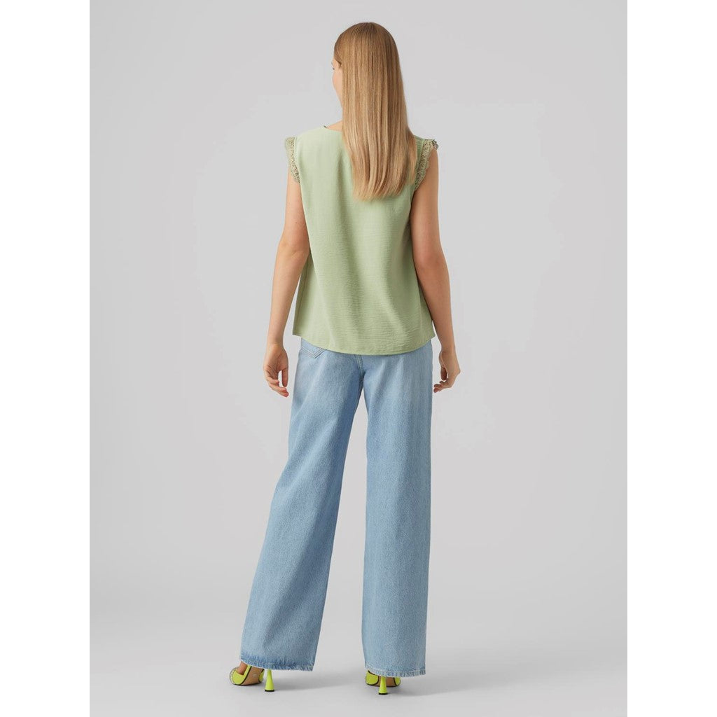SLEEVELESS TOP