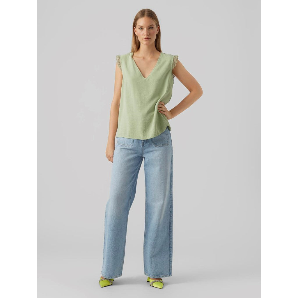 SLEEVELESS TOP