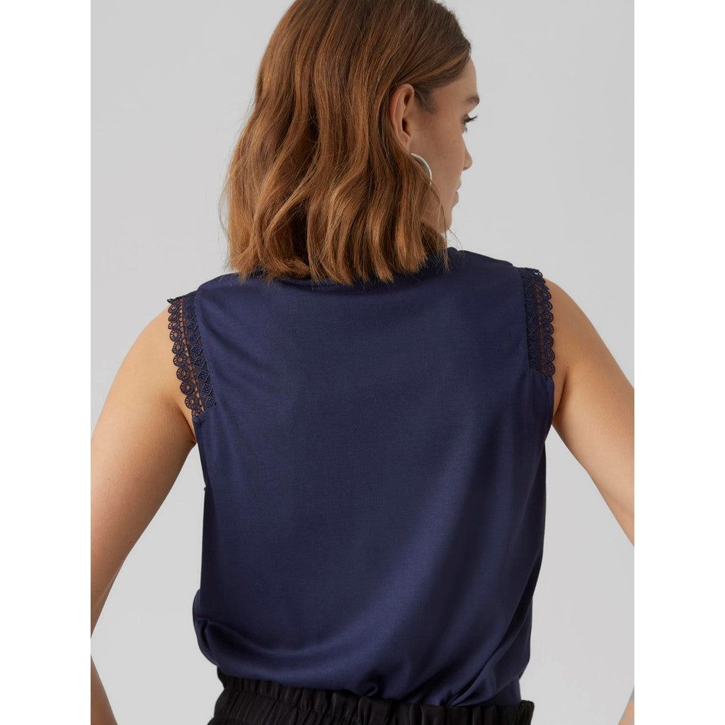 SLEEVELESS TOP