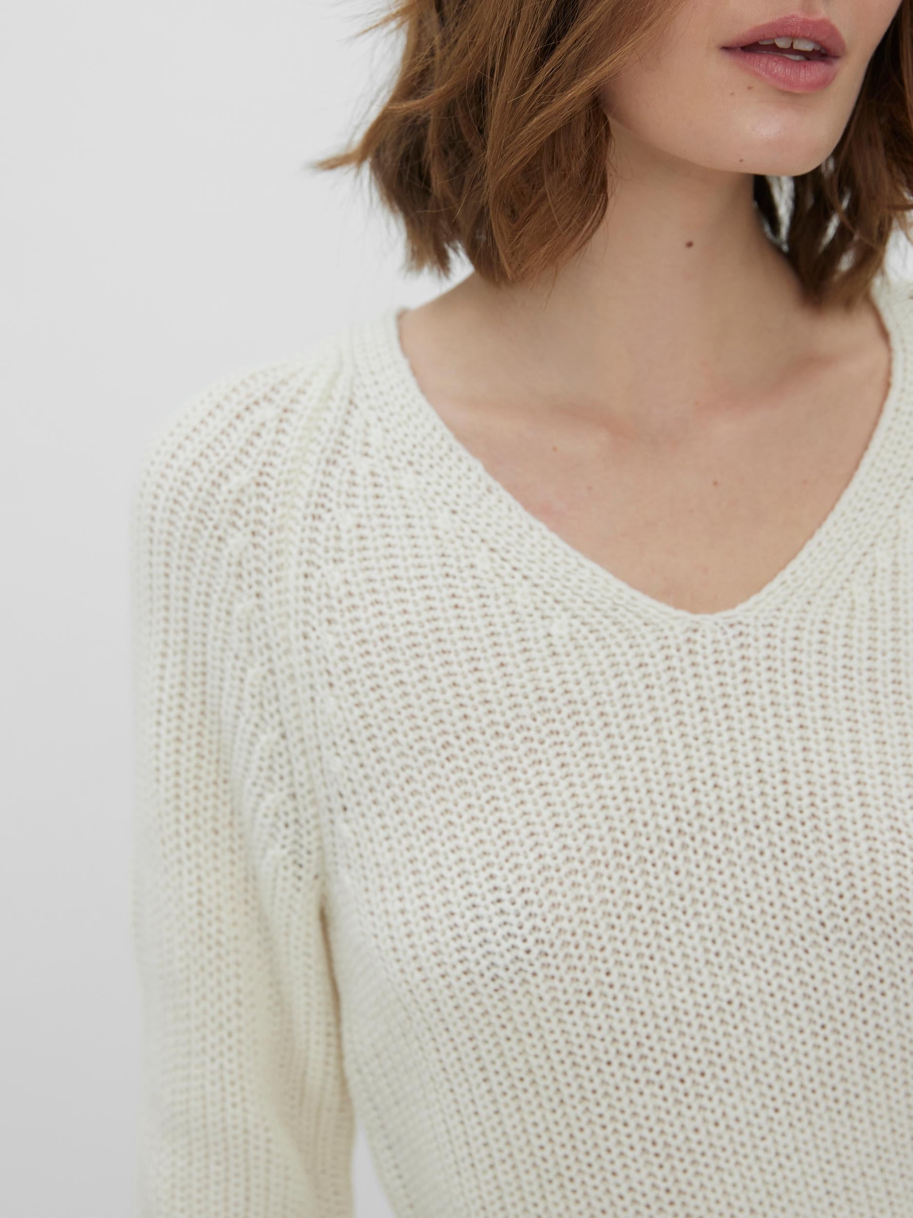 V-NECK BLOUSE