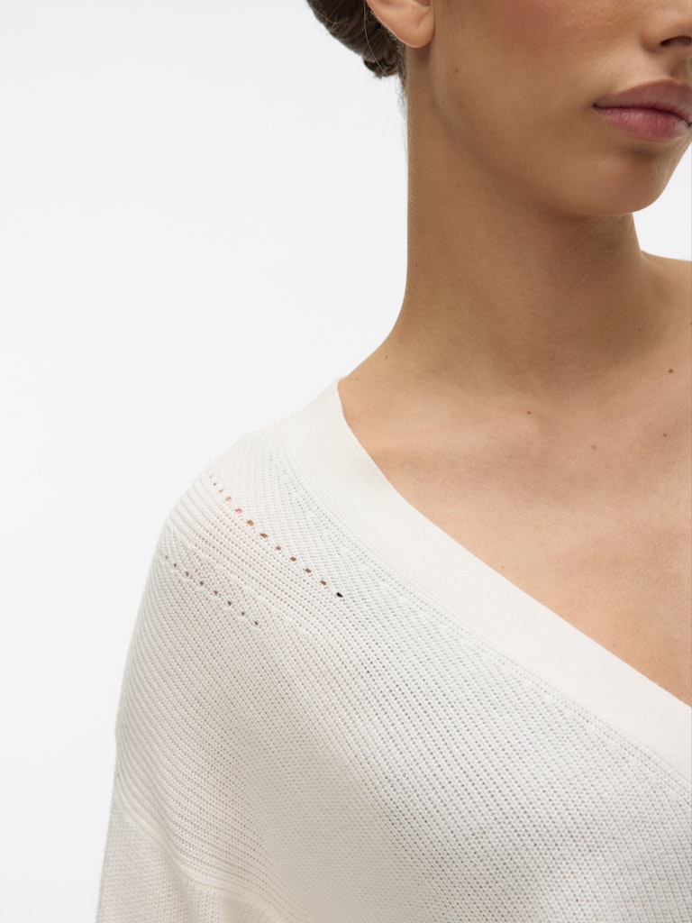 SHORT V-NECK CARDIGAN